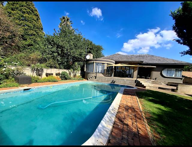 4 BEDROOM HOUSE FOR SALE IN SELECTION PARK